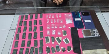 Polisi Gerebek Rumah di Lembursitu Sukabumi, Puluhan Paket Sabu Disita