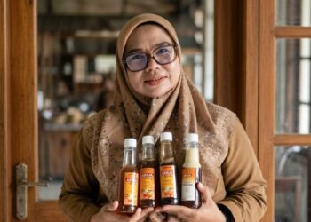 Kembangkan Madu Khas “Adilia”, Desa Selawangi Targetkan Kolaborasi Pertanian Organik demi Atasi Keterbatasan Lahan