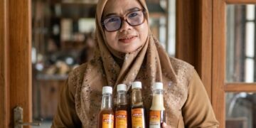 Kembangkan Madu Khas “Adilia”, Desa Selawangi Targetkan Kolaborasi Pertanian Organik demi Atasi Keterbatasan Lahan