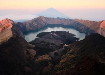 Penuh Misteri! Ini Sejarah Gunung Rinjani dan Legenda Dewi Anjani