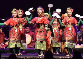 Sejarah dan Asal Usul Tari Piring, Tarian Tradisional Minangkabau yang Penuh Makna