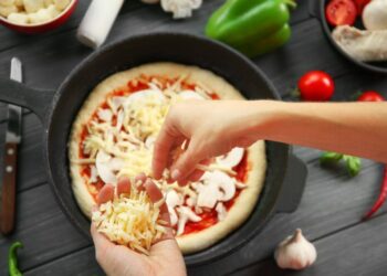 Resep Membuat Pizza Homemade Tanpa Oven, Praktis Dibuat Pakai Teflon
