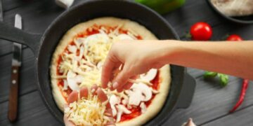 Resep Membuat Pizza Homemade Tanpa Oven, Praktis Dibuat Pakai Teflon